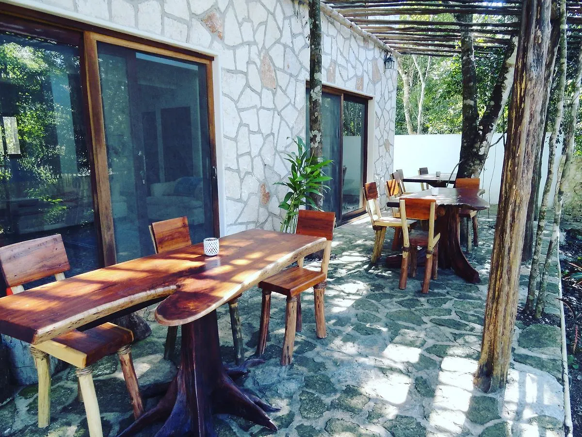 Escarabajo Rojo Bed & Breakfast Tulum