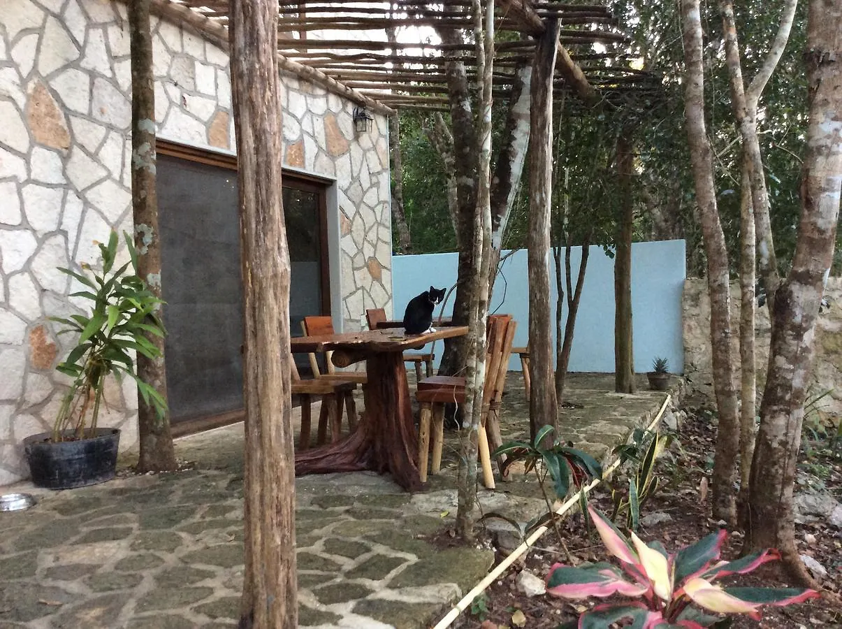 Escarabajo Rojo Bed & Breakfast Tulum